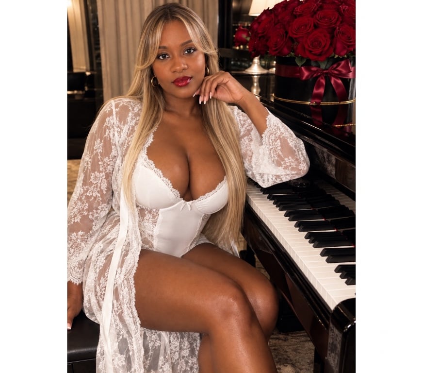 Escorts Glasgow Glasgow City Centre - Glasgow - Photos for DOMENICAN, Real Curves impeccable Reputation .Bella❤️