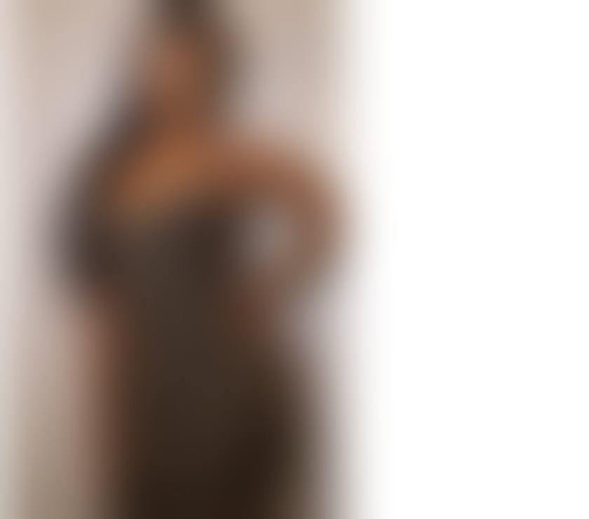 Brazilian brunette with a big butt 🇧🇷