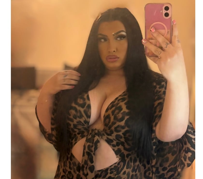 FAT ASS TRANS AMELIA FAT ASS BOUNCE ON UR 🍆🍑