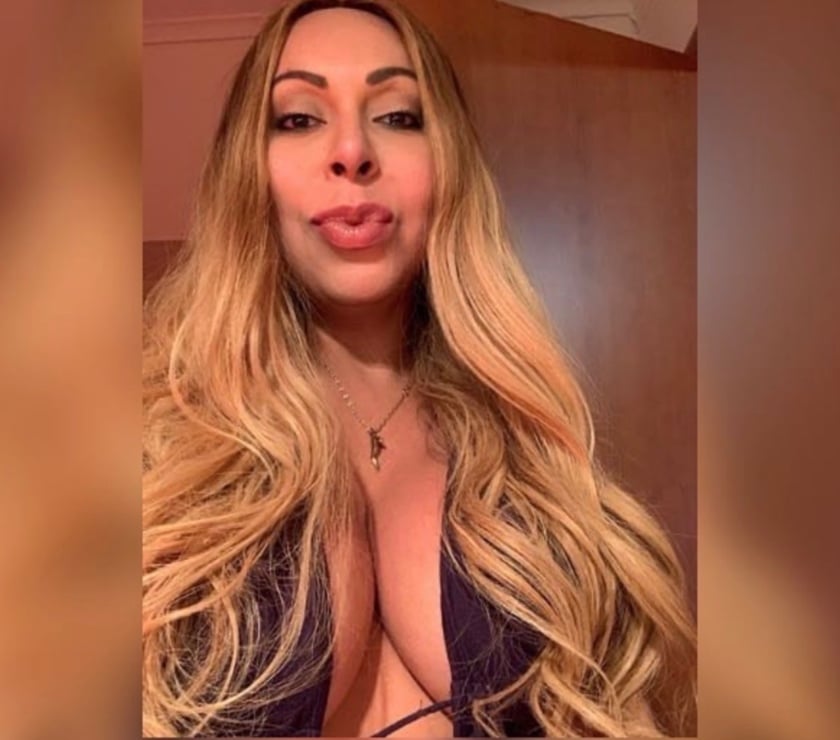 JACKIE KAMILL,A STUNNING OLIVE-SKINNED SHEMALE