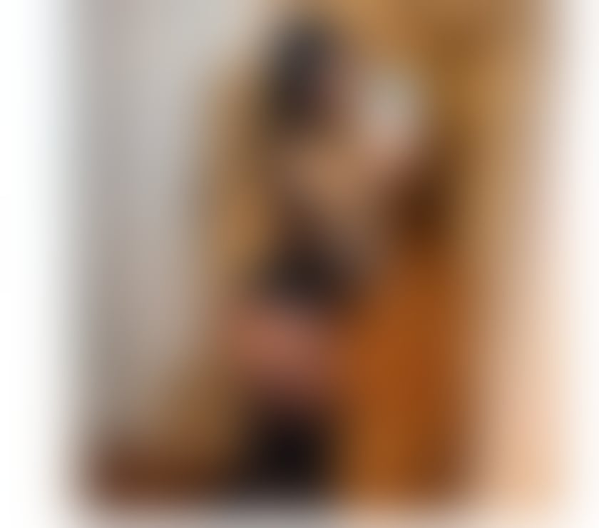 Escorts East London Canary Wharf Station - East London - Photos for JULIE PARTY 🌸 