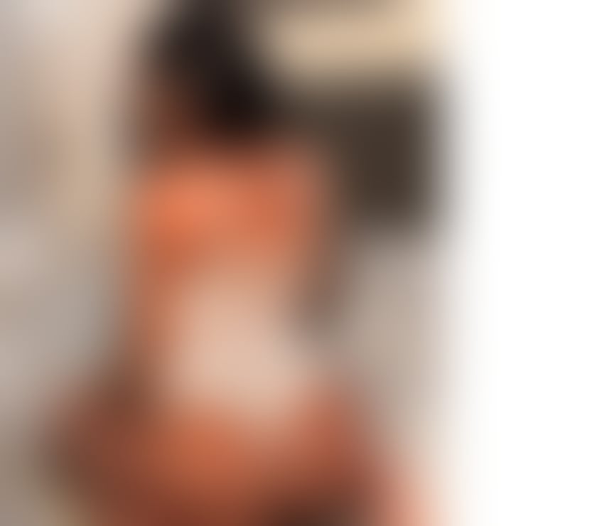 Escorts Canary Wharf Station East London - Photos for JULIE BRUNETTE PARTY GIRL 💦