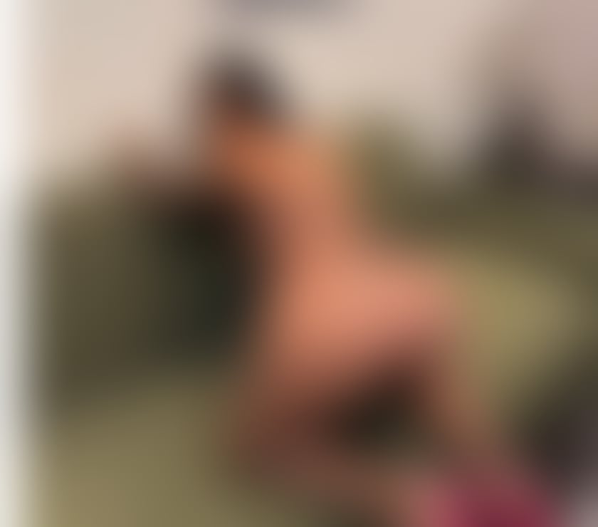 Escorts Canary Wharf Station East London - Photos for JULIE PARTY GIRL 💦