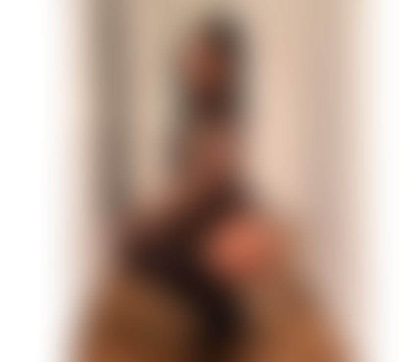 Escorts East London Canary Wharf Station - East London - Photos for JULIE PARTY 🌸 