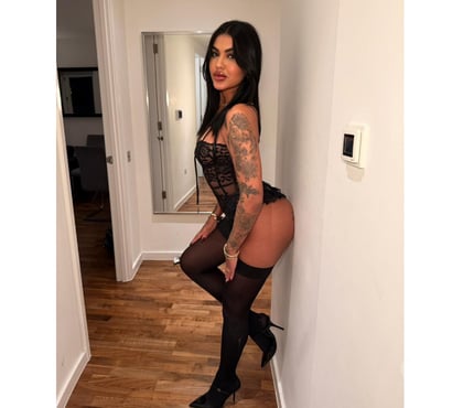 Escorts Canary Wharf Station East London - Photos for JULIE PARTY GIRL 💦