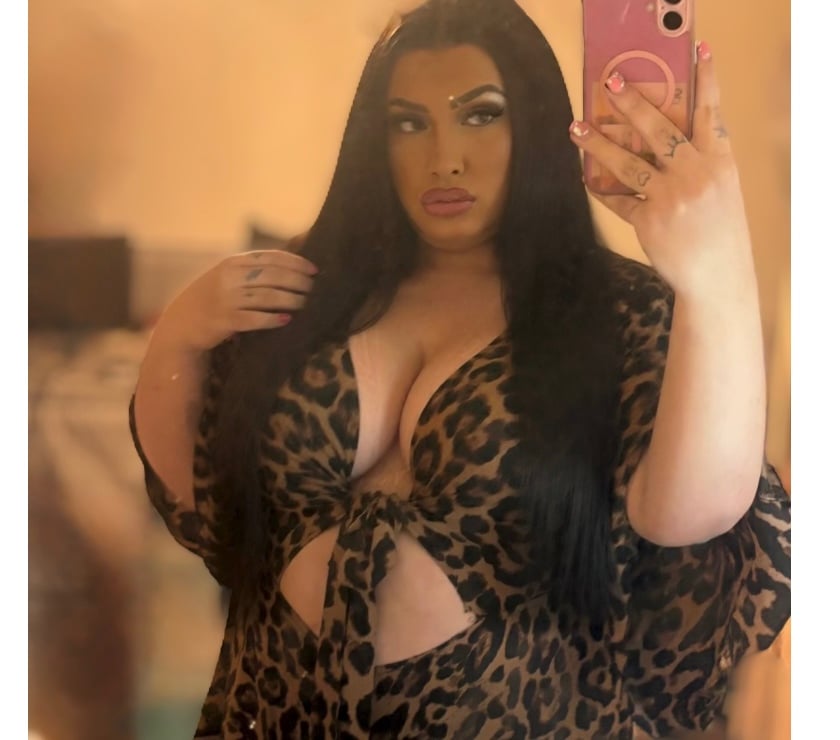 NEW BADDIE FAT ASS AMELIA 🍑👄