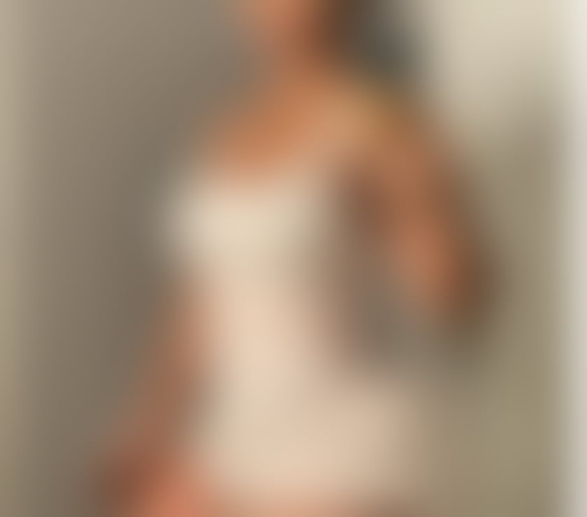 Hello I'm Lorenna I waiting for you