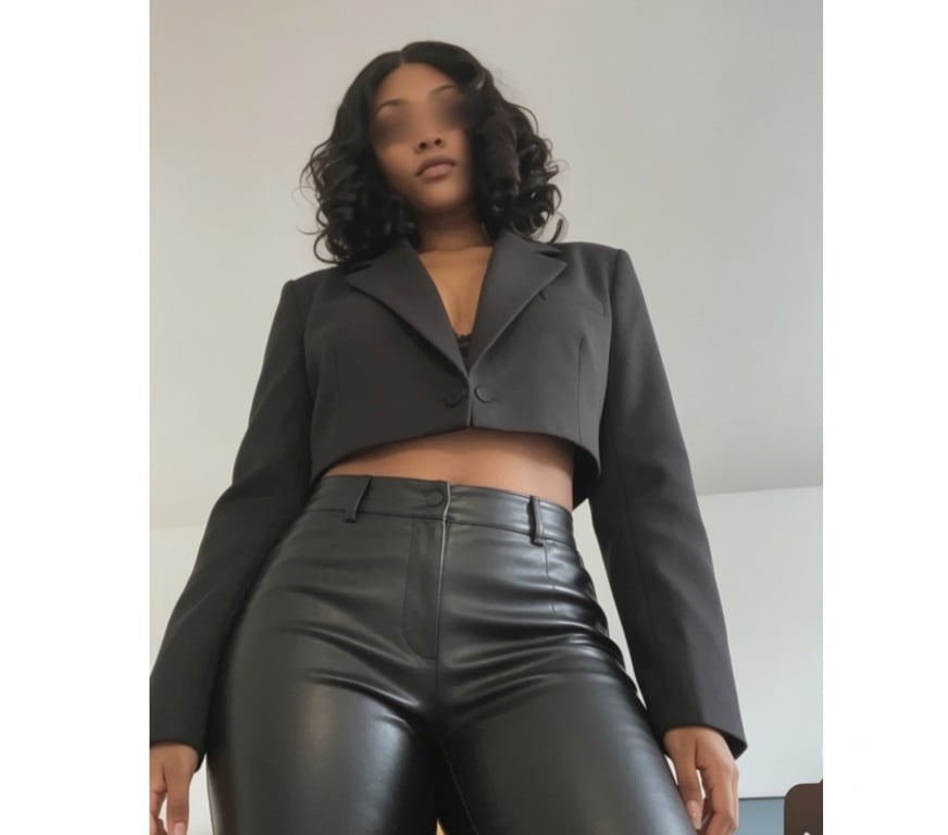 Escorts West Midlands Birmingham - Photos for Ebony beauty Nyla right in the heart of city centre