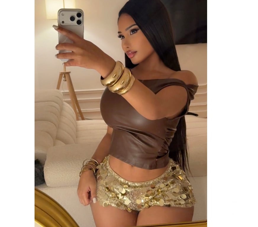 Escorts Leicestershire Leicester - Photos for Elegance, curves, and a captivating gaze🔥🔥