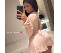 Elegance, curves, and a captivating gaze🔥🔥