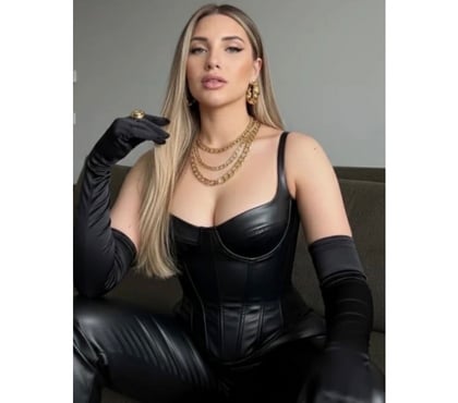 BDSM Escorts & Erotic Massage Crystal Palace South East London - Photos for 👅Brazilian Lara Party Girl 🥳 New musa in Town 24 7