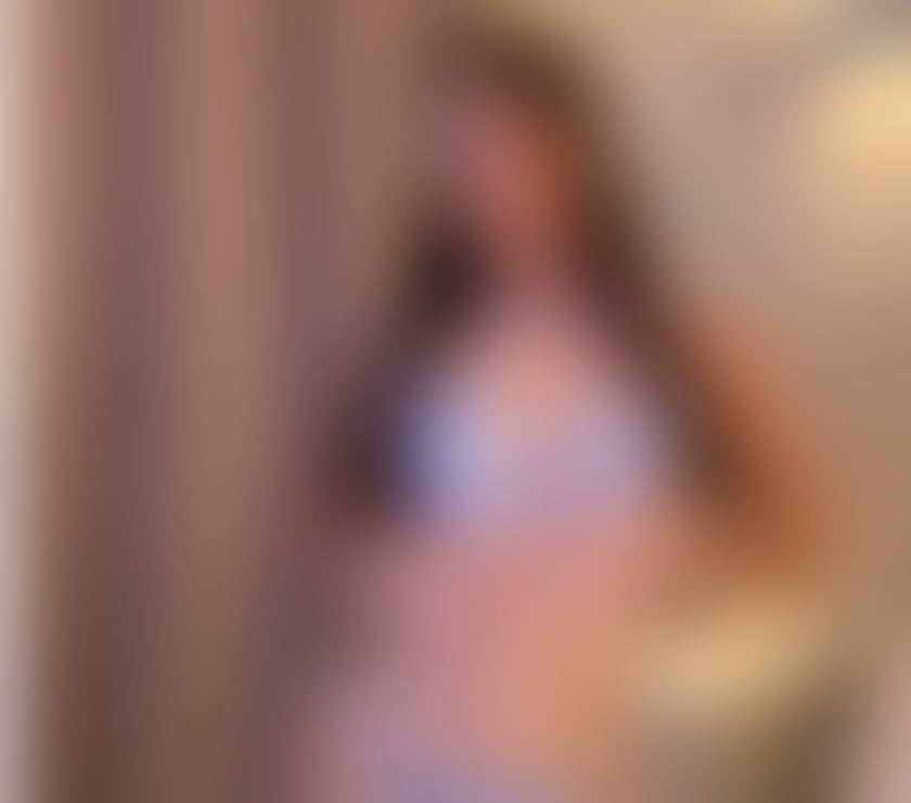  Escorts Canary Wharf Station East London - Photos for BELLA PARTY GIRL