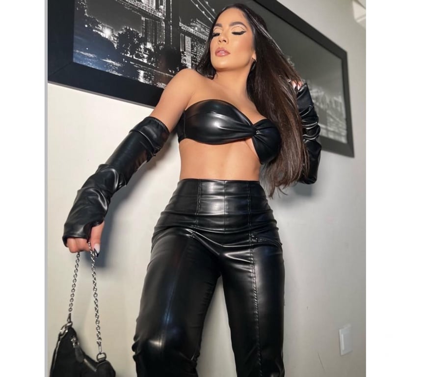 Escorts North London Seven Sisters - North London - Photos for Julian Brazilian girl 🇧🇷 PARTY GIRL 🌟🔥🍾