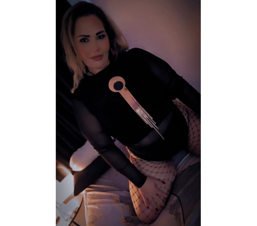 Escorts South East London Bromley - Photos for Gaby NAUSTY 🥵GIRL CURVY NATURAL 🇧🇷