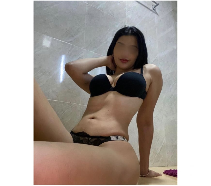 Escorts South East London East Croydon (Tramlink) Station - South East London - Photos for LEAH xx HotHoney xx