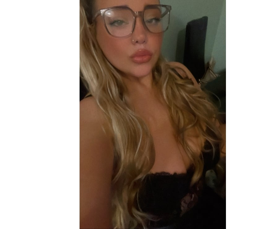 Escorts West London Hammersmith (H&C Line) Station - West London - Photos for Ex glamour model Maria rose in town