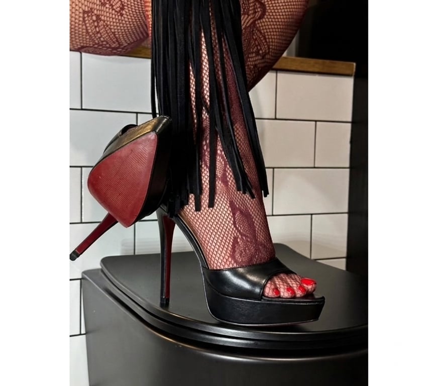 Escorts South West London Knightsbridge Station - South West London - Photos for 🏰Layla⚡️Lightning |Arab🔝Pro Dom⛓️|Party🌬️