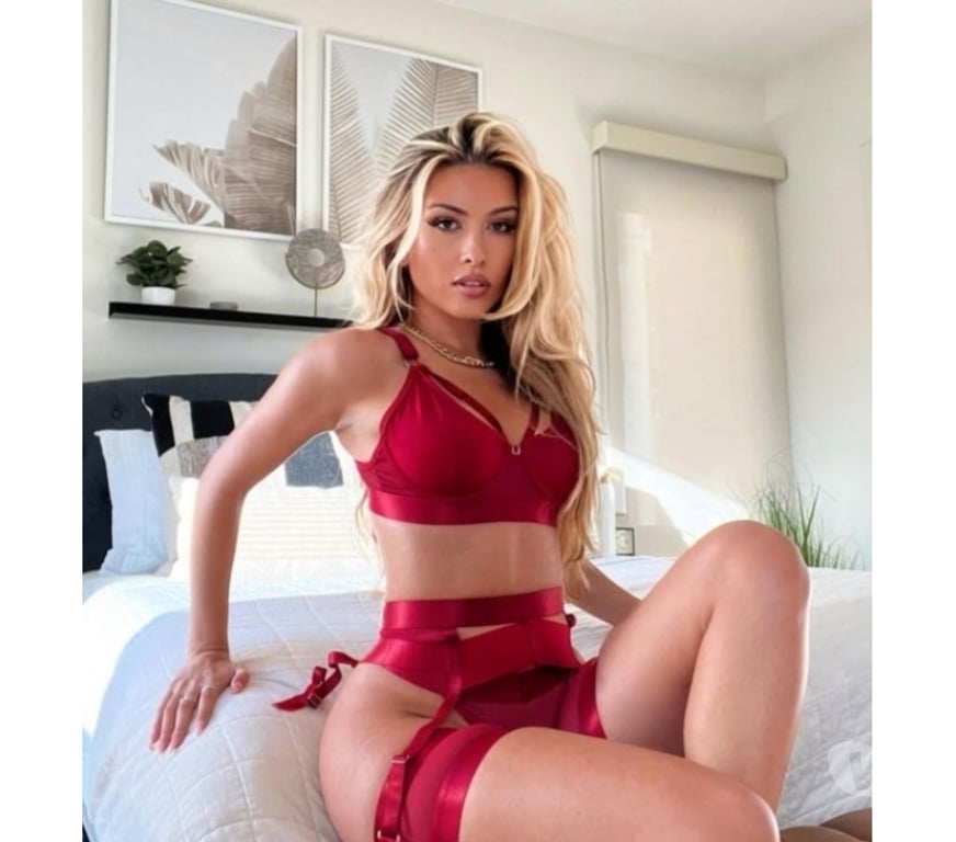 Escorts Gloucestershire Cheltenham - Photos for 🔥Julie is hot, intense, passionate,and surreal🥂party