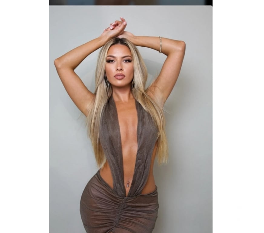 Escorts Gloucestershire Cheltenham - Photos for 🔥Julie is hot, intense, passionate,and surreal🥂party