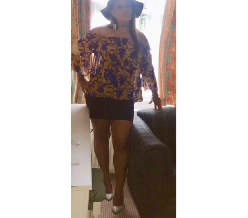 Escorts Fermanagh and Omagh Enniskillen - Fermanagh and Omagh - Photos for * Stunning Busty Curvy Mature Lady * In Town