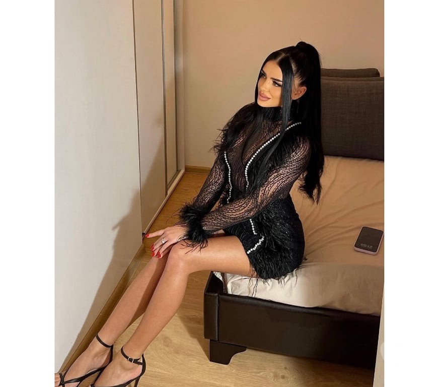 Escorts West Yorkshire Bradford - Photos for Non-Stop OUTCALL PARTY 😍