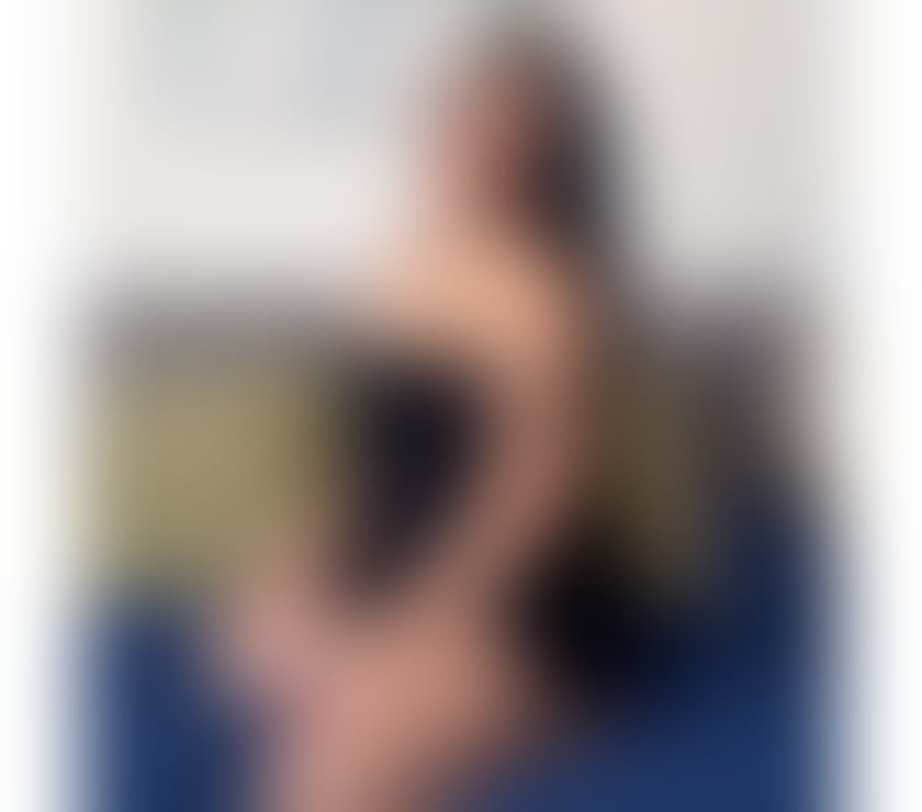 Hii im Denisa im new call me