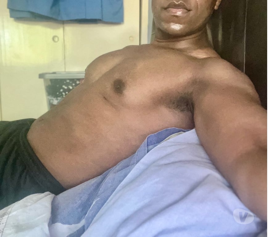  Gay massage North West London Golders Green - North West London - Photos for Bi Hung Fit Guy