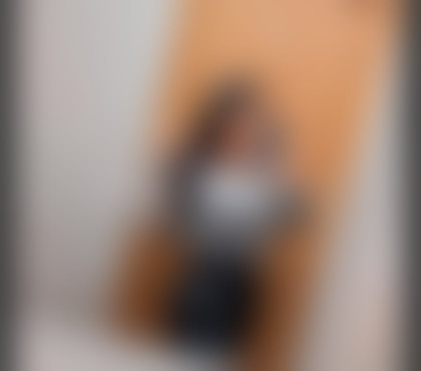 NEW in your town party girl Carina