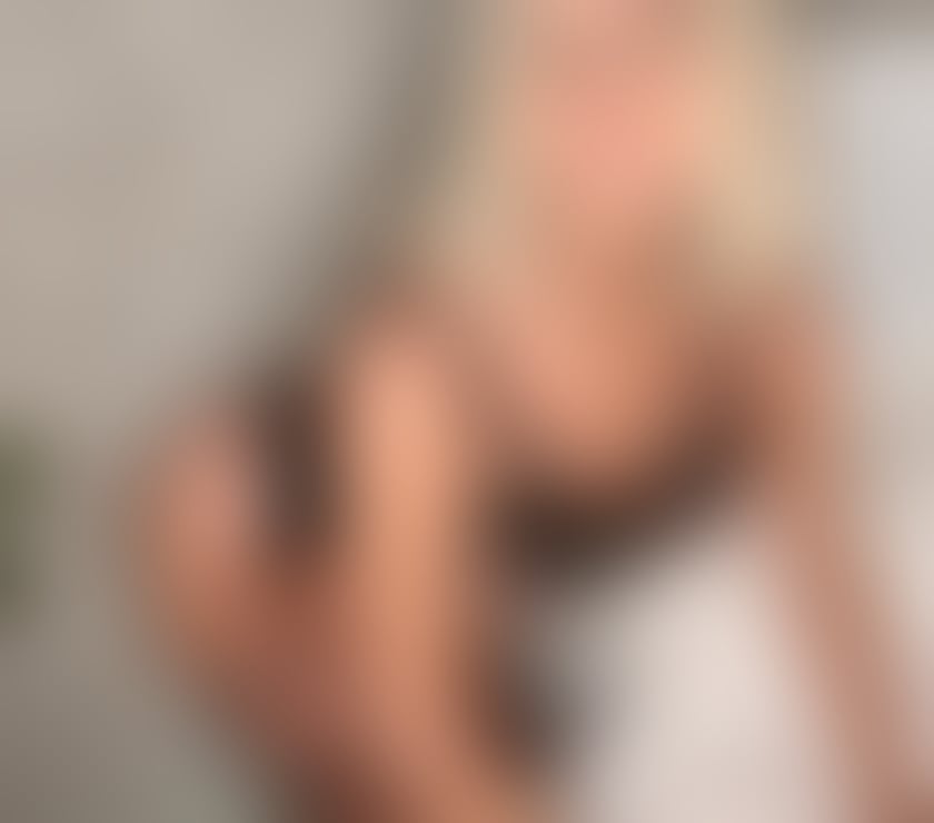 Escorts East London Redbridge - Photos for PARTY BLONDE MILF 💋