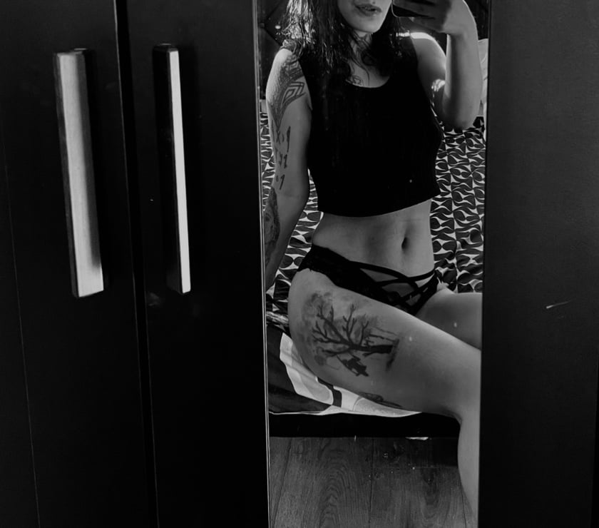  Escorts Leyton East London - Photos for Petite brunette full service 🌙❤️