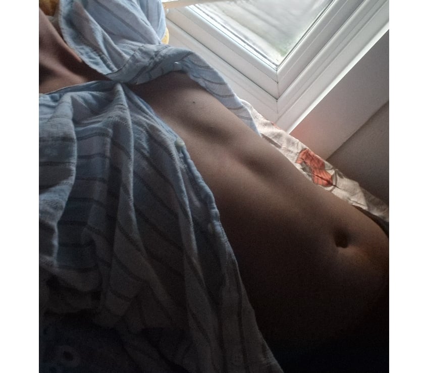 Escorts Kent Medway - Kent - Photos for Best Massage in town, irresistible. come fast!! :)