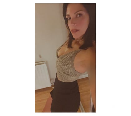 Escorts Belfast City Centre (South) Belfast - Photos for Hang out for a relaxing, unforgettable experience!