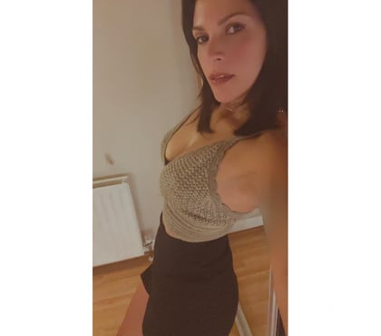 Escorts Belfast City Centre (South) Belfast - Photos for Hang out for a relaxing, unforgettable experience!