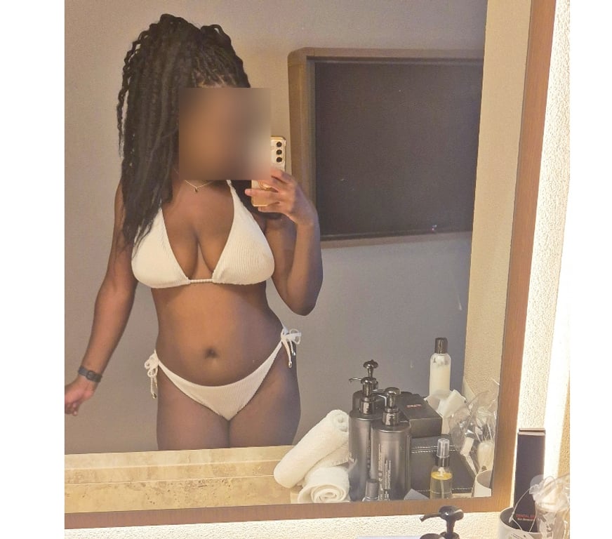 Escorts West London Hillingdon - Photos for NEW* Busty Ebony Bombshell in Harlington This Week Only
