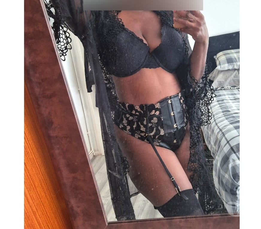 Escorts West London Hillingdon - Photos for NEW* Busty Ebony Bombshell in Harlington This Week Only