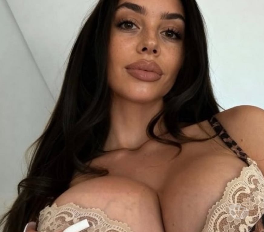 Escorts West Midlands Walsall - Photos for Sara Best party girl in town🥰😍