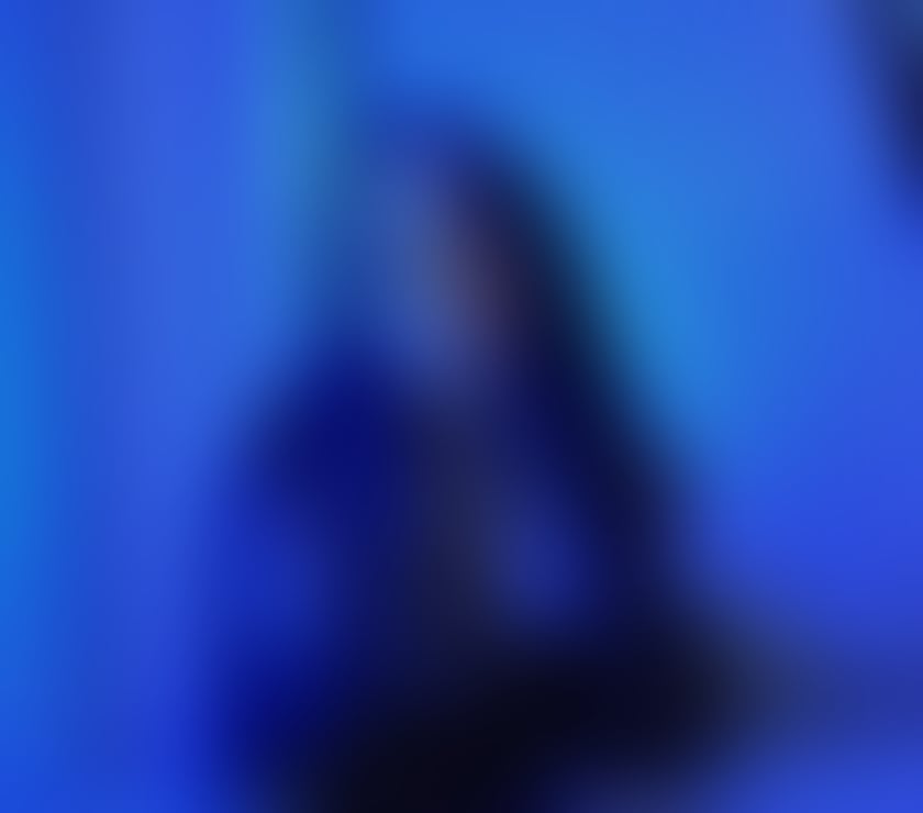 Stunning & Confident Lady – Premium Private Company