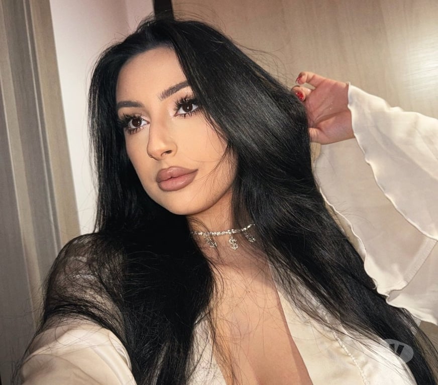 Escorts Kent Tunbridge Wells - Photos for Refined & Charming Lady – Calm, Relaxing Atmosphere