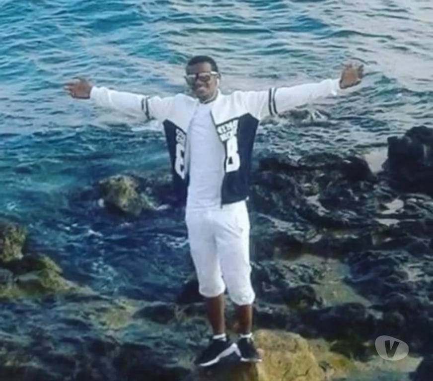 Local Swingers Oxfordshire Oxford - Photos for Lightskin guy looking to have fun 😈