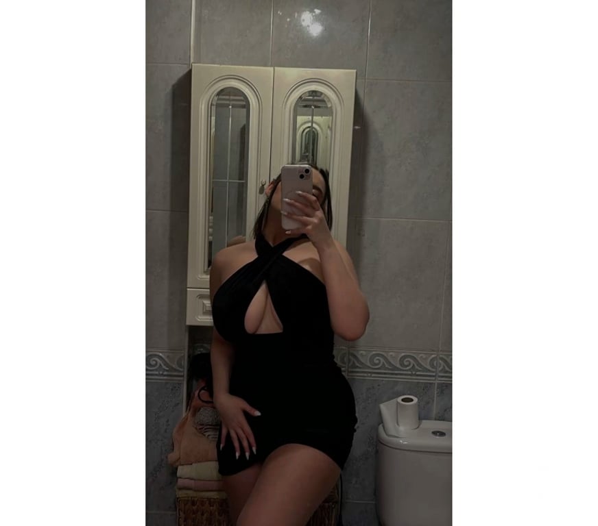 Adult Entertainment Cambridgeshire Cambridge - Photos for Your Curvy Goddess Diamond Ruby