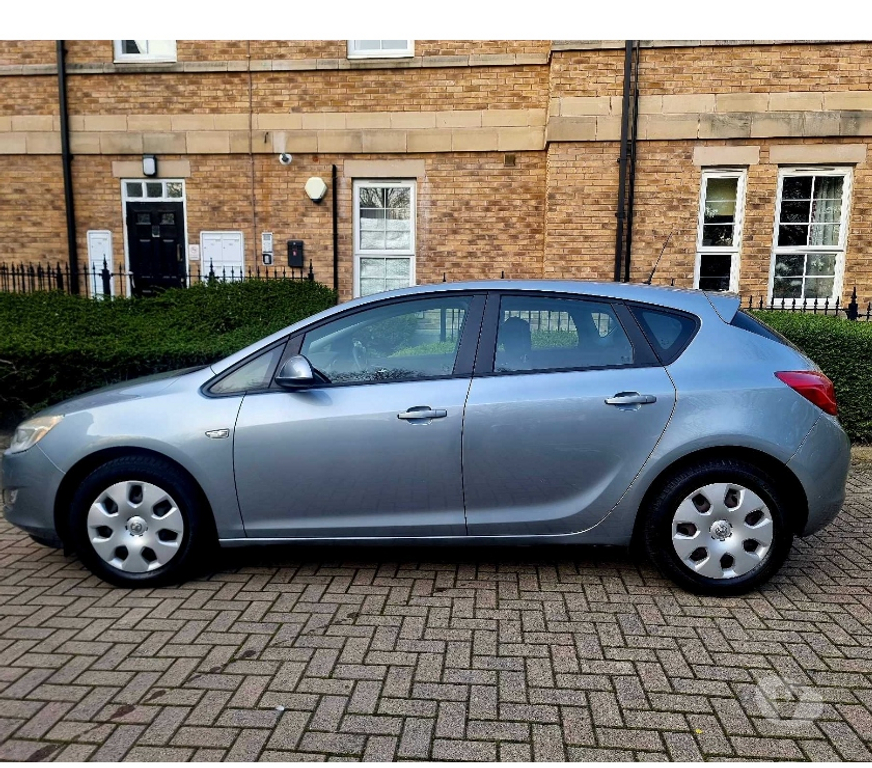 used cars for sale West Yorkshire Wakefield - Photos for 2010 vauxhall astra 16v exclusiv
