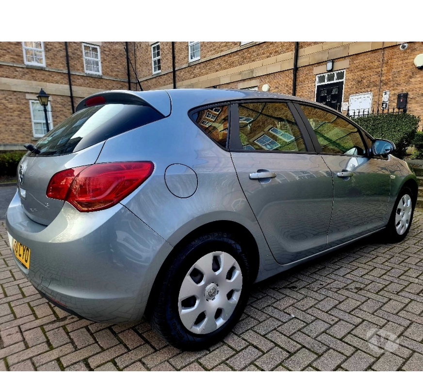 used cars for sale West Yorkshire Wakefield - Photos for 2010 vauxhall astra 16v exclusiv