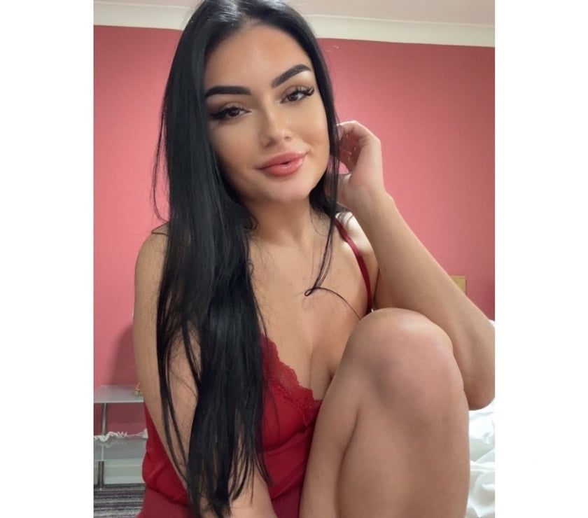 Escorts Luton Town Centre Luton - Photos for Hi new I'm clara party any time