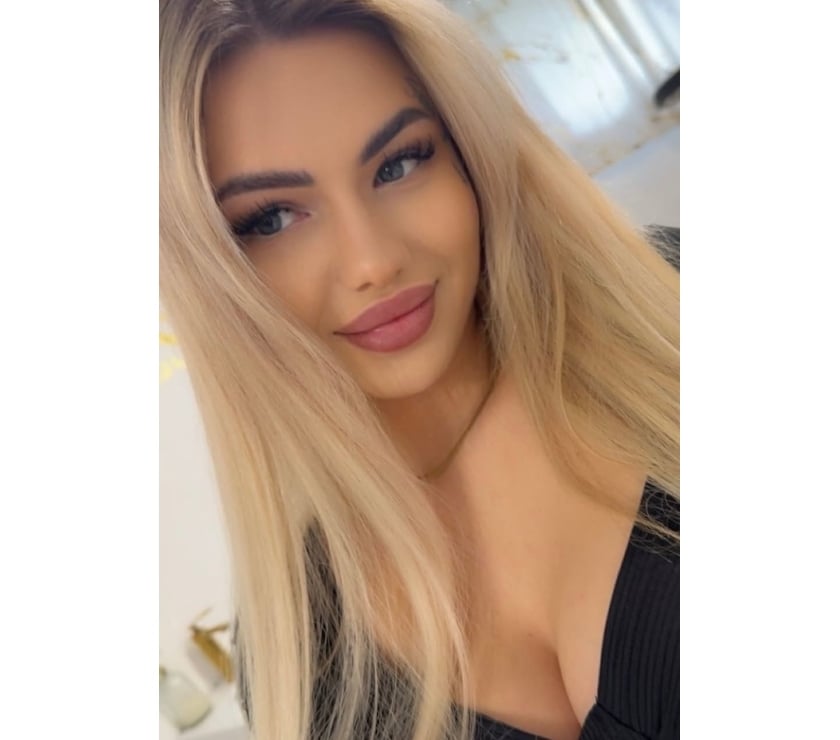 Escort Barking Barking and Dagenham - Photos for More details on WhatsApp Sara