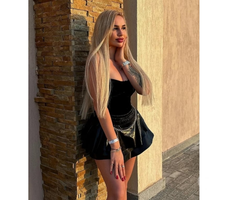 Escorts Barking and Dagenham Barking - Barking and Dagenham - Photos for More details on WhatsApp Sara