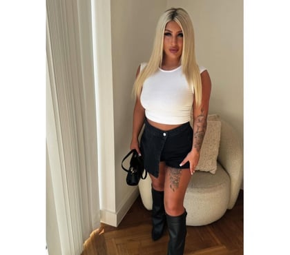 Escort Barking Barking and Dagenham - Photos for More details on WhatsApp Dilara