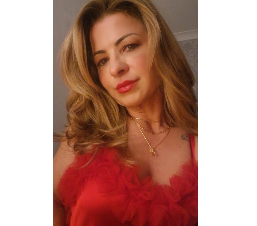 Escorts Eastbourne Town Centre Eastbourne - Photos for Gentle mature all natural Brazilan MILF