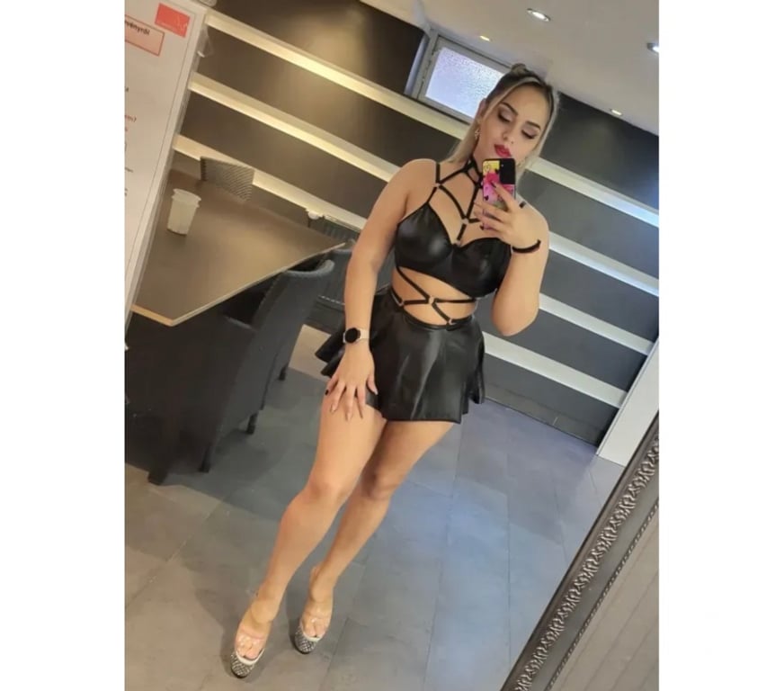 Escorts South West London Merton - Photos for Viki new in town no rush pary girls