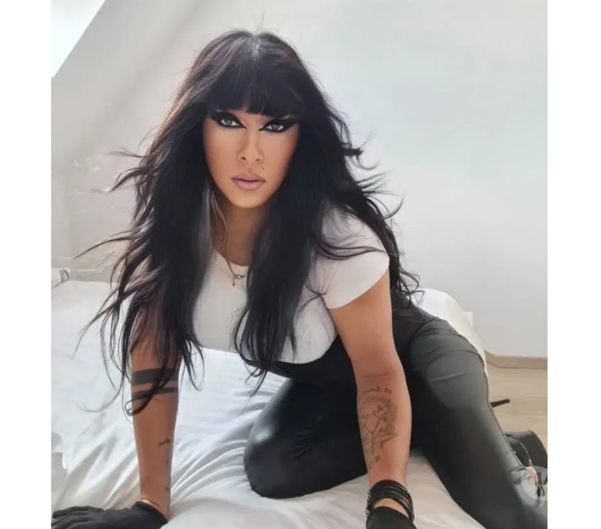 Trans Escorts North West London Harrow - Photos for LAURA Sexy Bomshell for your desires and fantasies “•