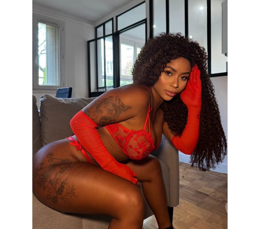 Escorts West Midlands Birmingham - Photos for Mia naughty🔥 😈party Now 🎉HIGHCLASS